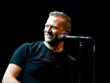 Bryan Adams Tribute