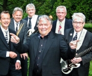 The Rocking Ghosts spiller dansk pigtrådsmusik og er et populært 60'er band som med mange år på bagen forstår at underholde sit publikum 